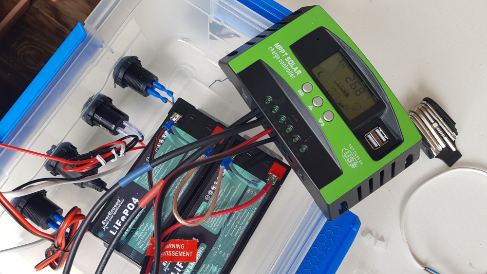 Der Laderegler erkennt die Akkus automatisch